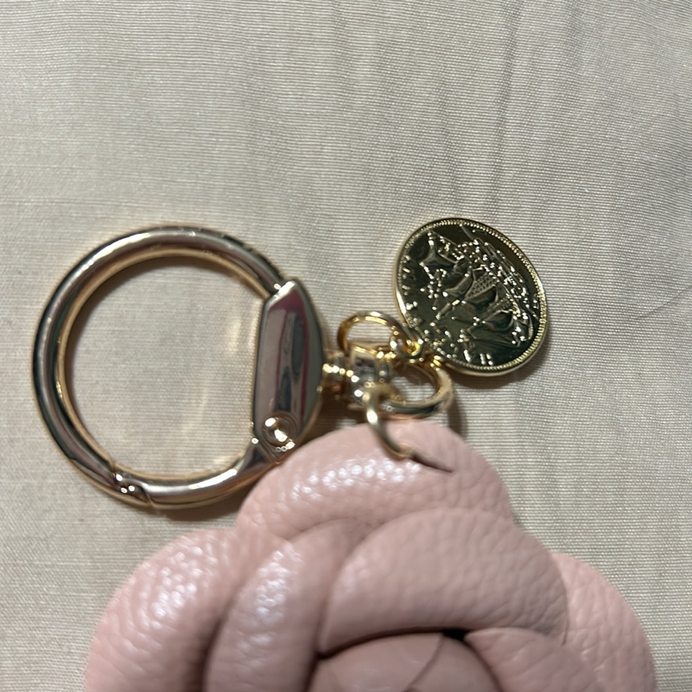 Leather Rose Keychain - Picture 2 of 3